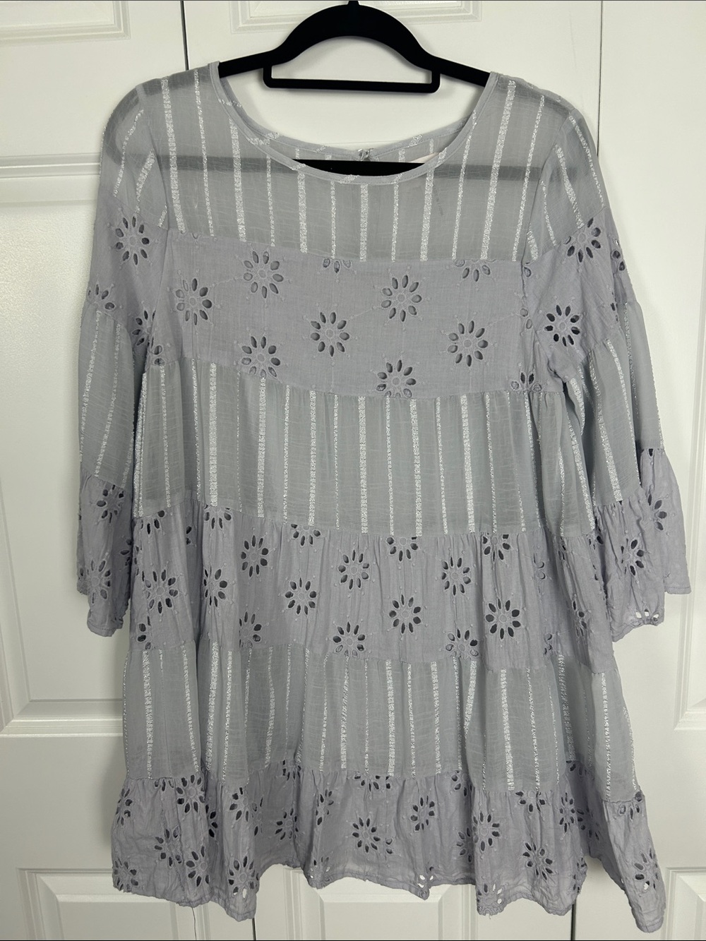 Entro Light Gray Eyelet Tiered Women's Dress Size Small